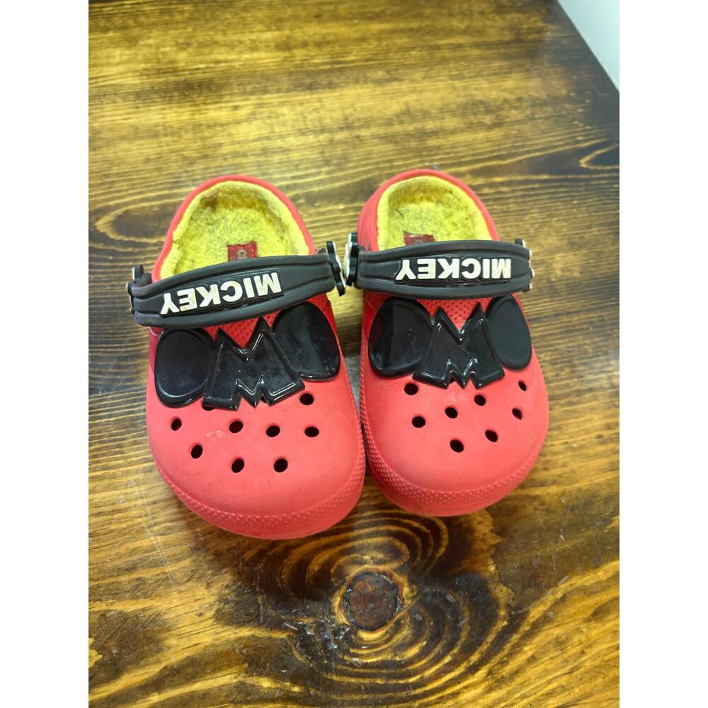 Crocs Red Mickey Mouse‎ Fur Lined Clogs Size C9
